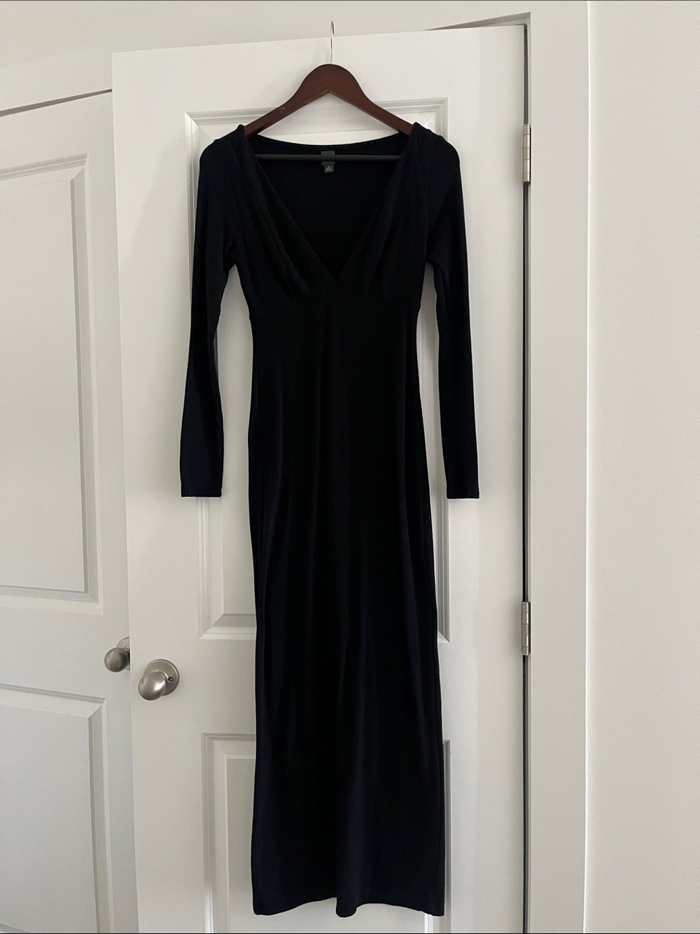 Wild Fable Long Sleeve V-Neck Black Maxi Dress